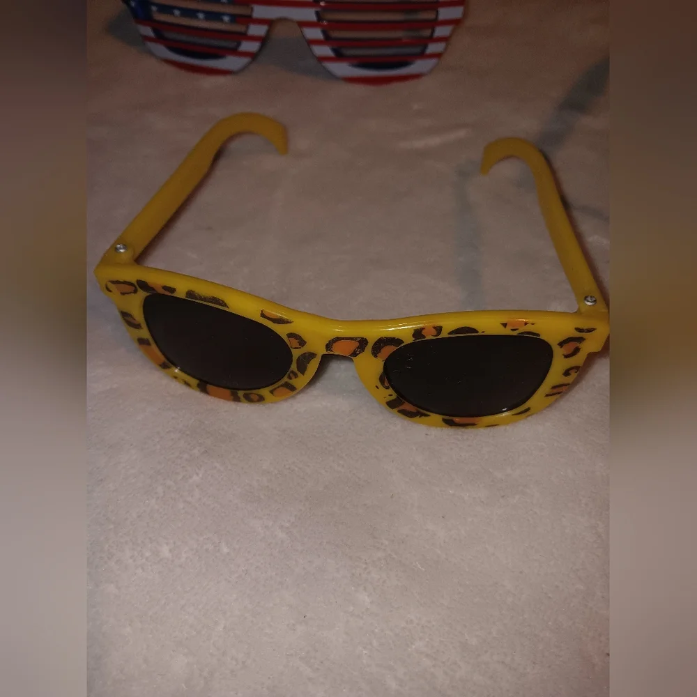 Kids Sunglasses Lot of 3 Pre-owned